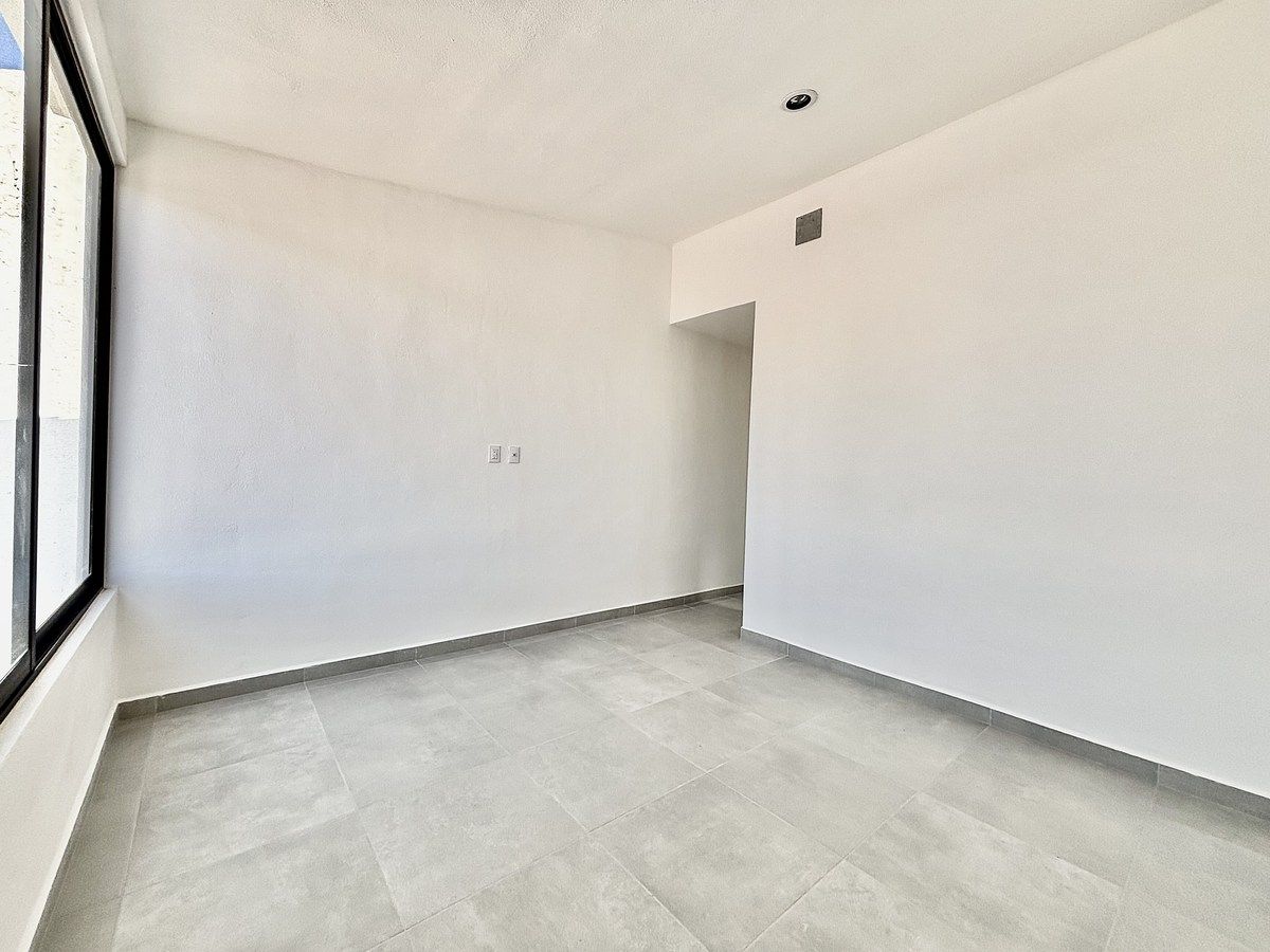 16 de 37: Recámara principal con preparación para mini split.