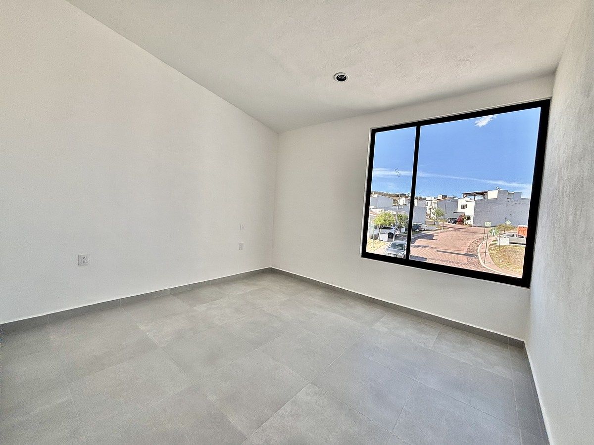 20 de 37: Recámara  con vista al frente .