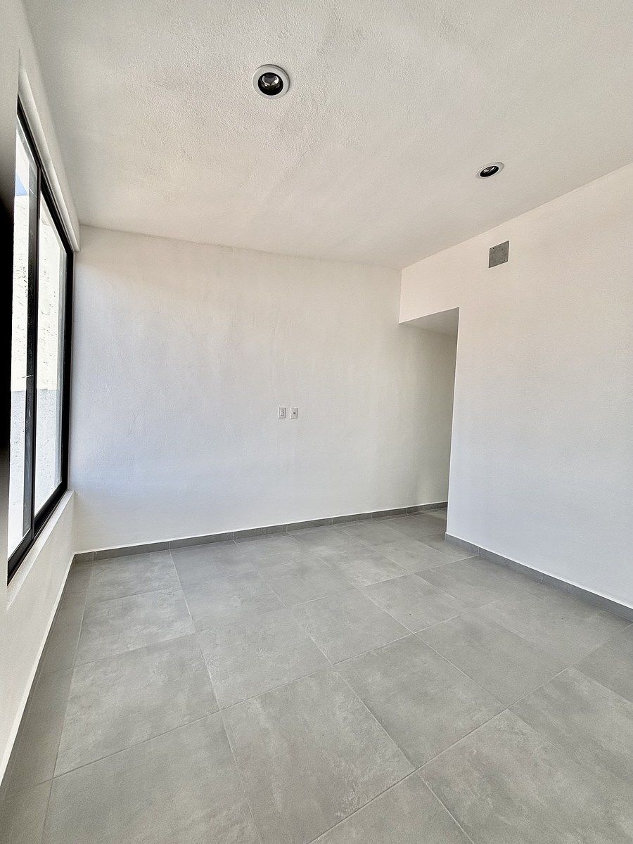 23 de 37: Recámara secundaria 1 ó Estudio en planta alta