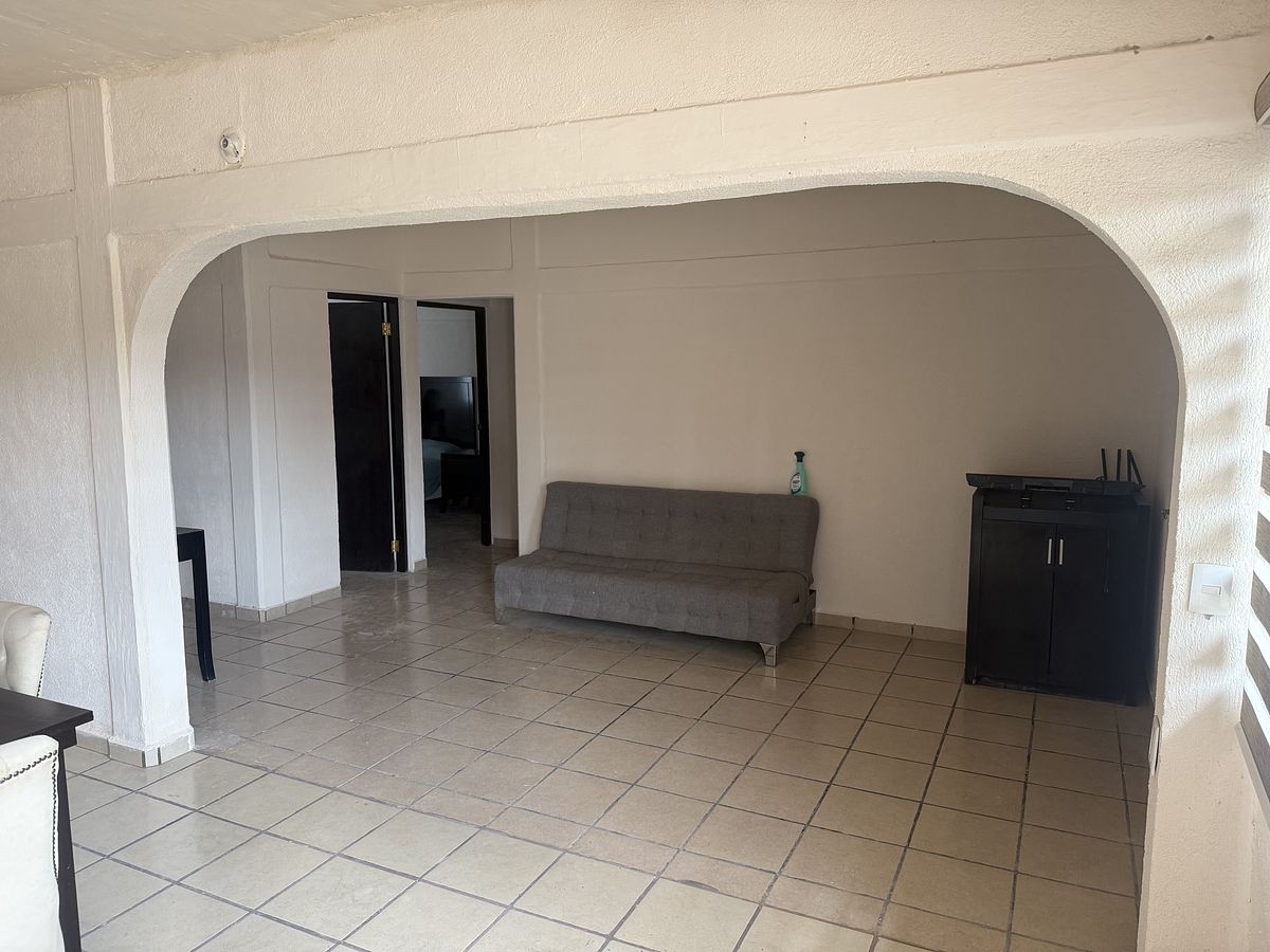 5 de 12: PASILLO/SALA