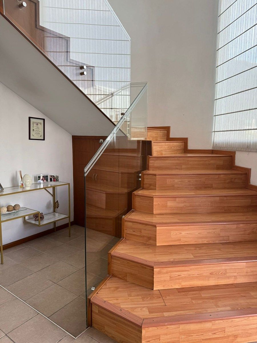 1 de 37: Escalera Principal