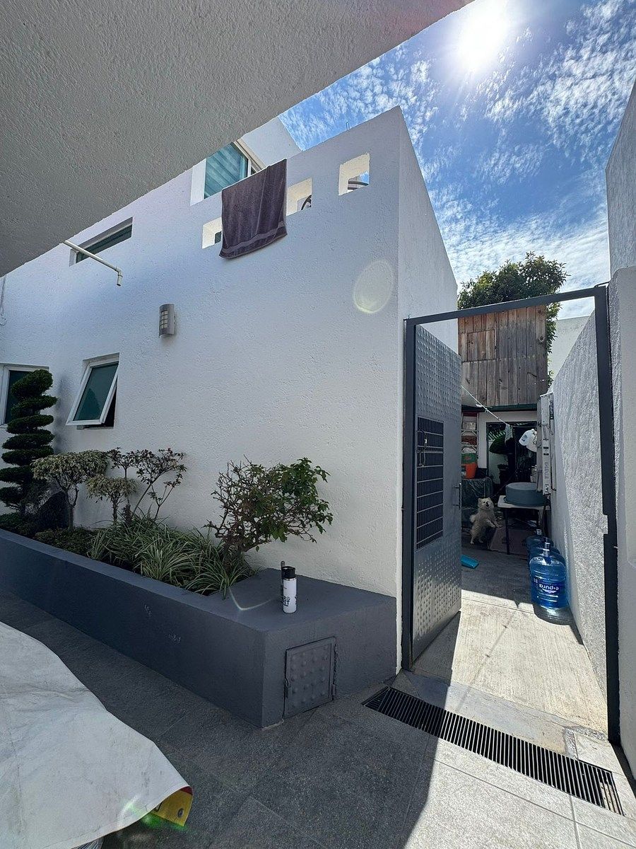 24 de 37: Entrada de servicio