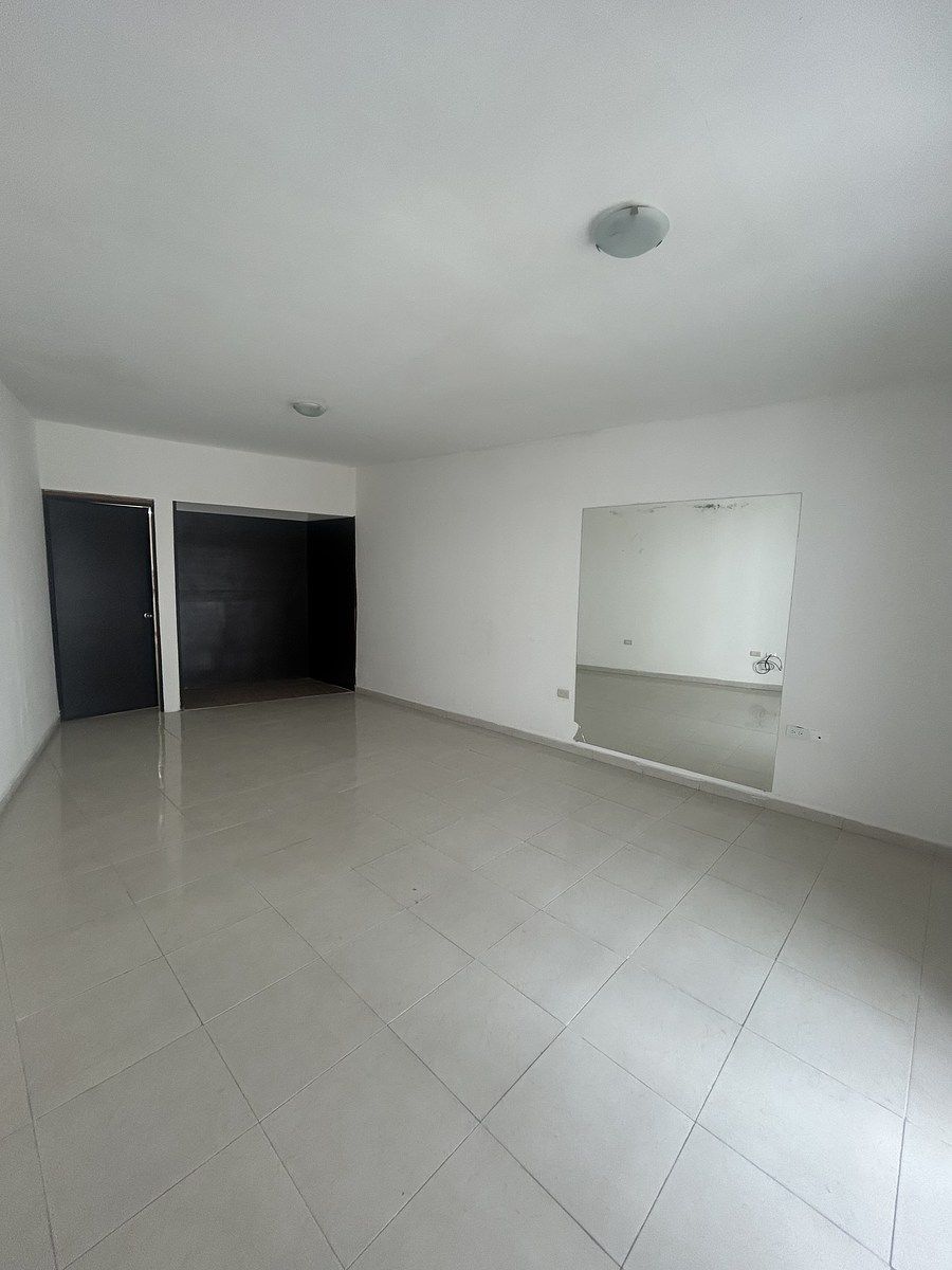 11 of 26: Recámara en planta baja