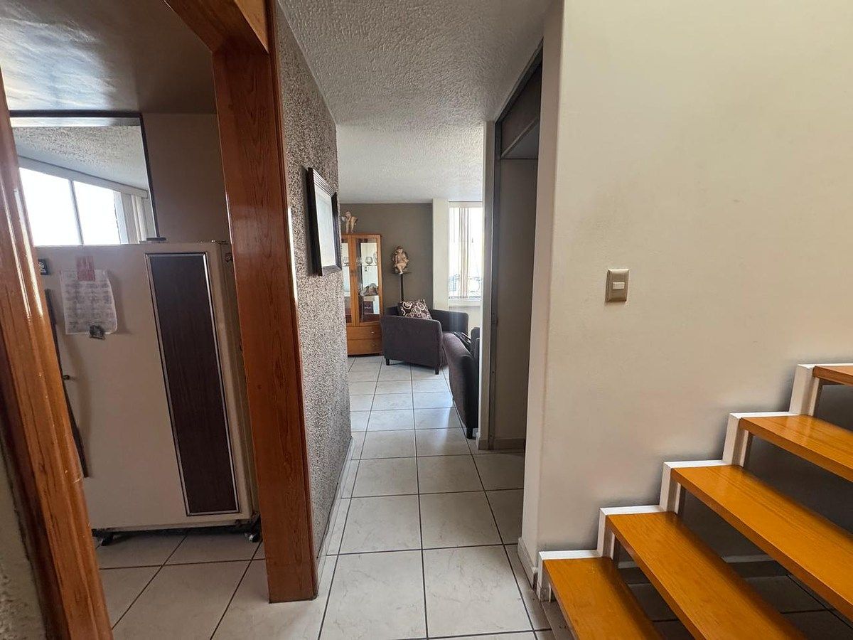 3 de 18: Entrada al departamento