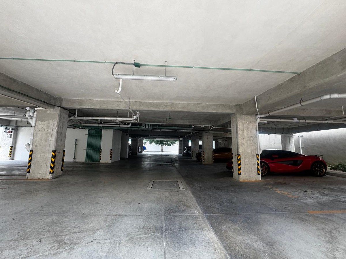 23 de 35: Estacionamiento tecado