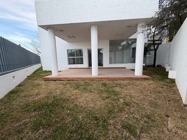 18 de 18: jardín y terraza