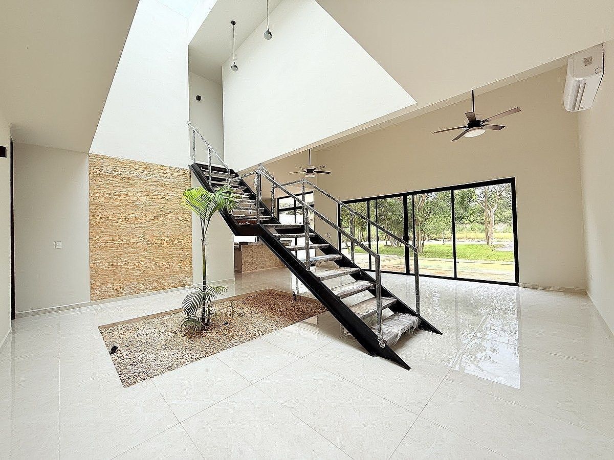 Casa en Venta Altozano, Merida Yucatan 4 Recamaras y Amplio Terrerno