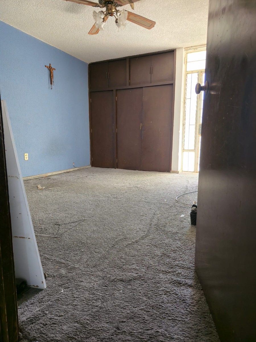 17 de 27: habitación con balcón