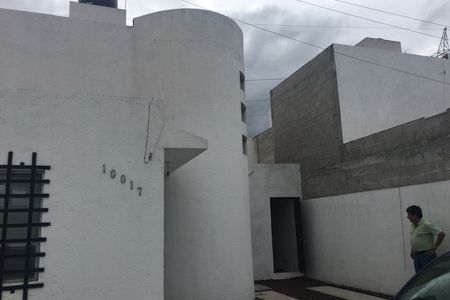 CASA EN RENTA EN LA LADERA, CERCA DE AVENIDA PIE DE LA CUESTA.