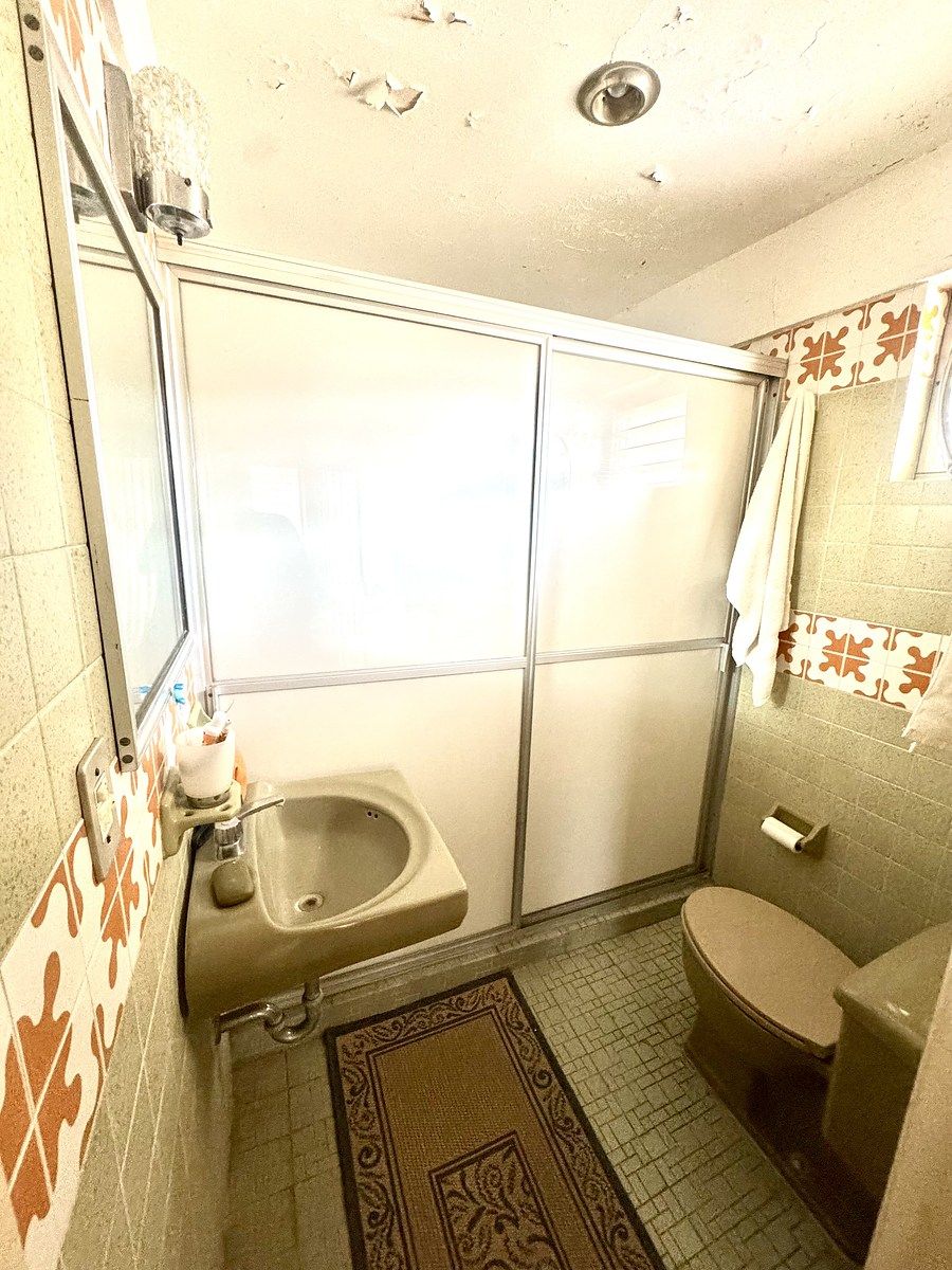 25 of 29: Baño completo 2da recámara