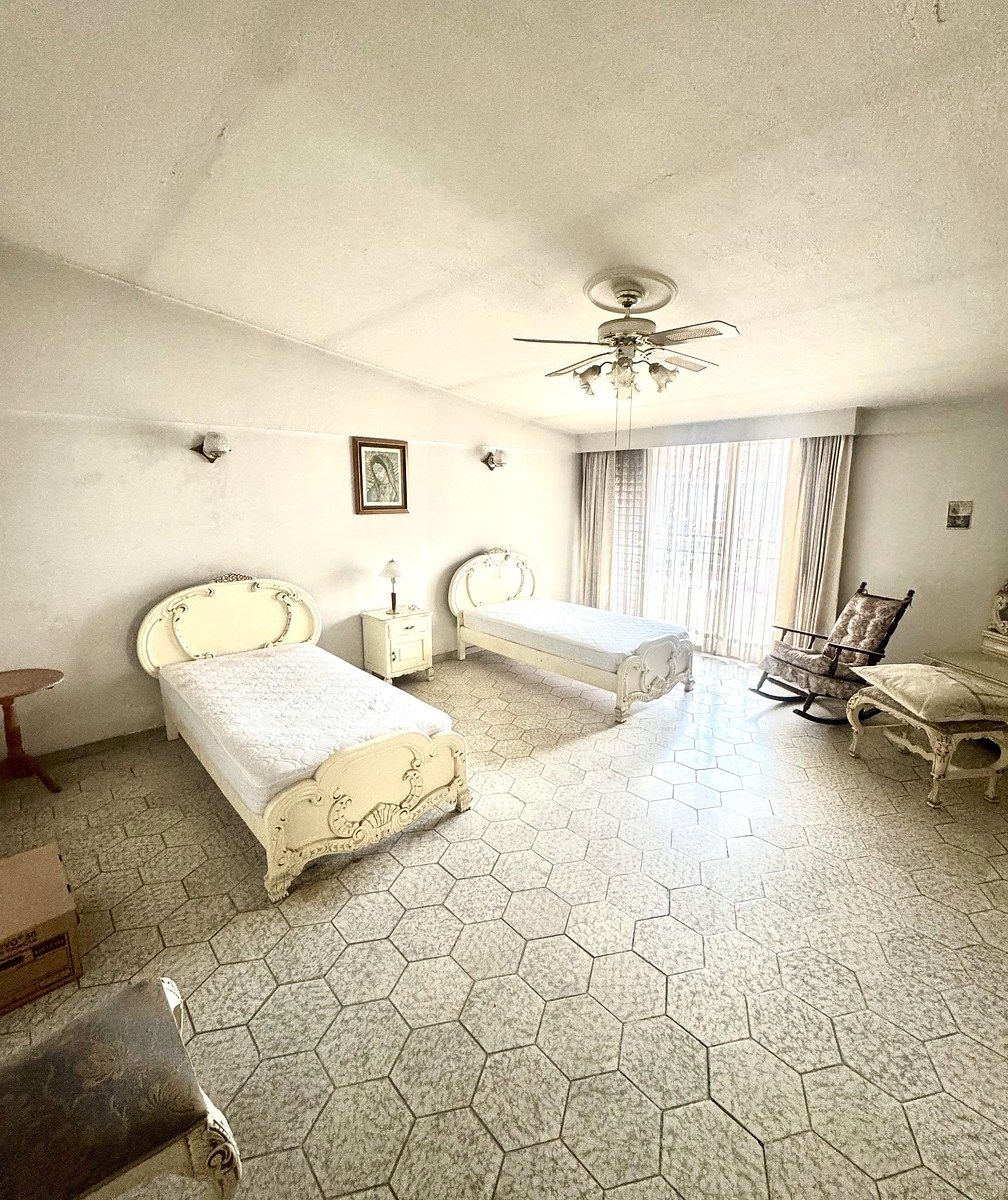 21 of 29: Recámara principal