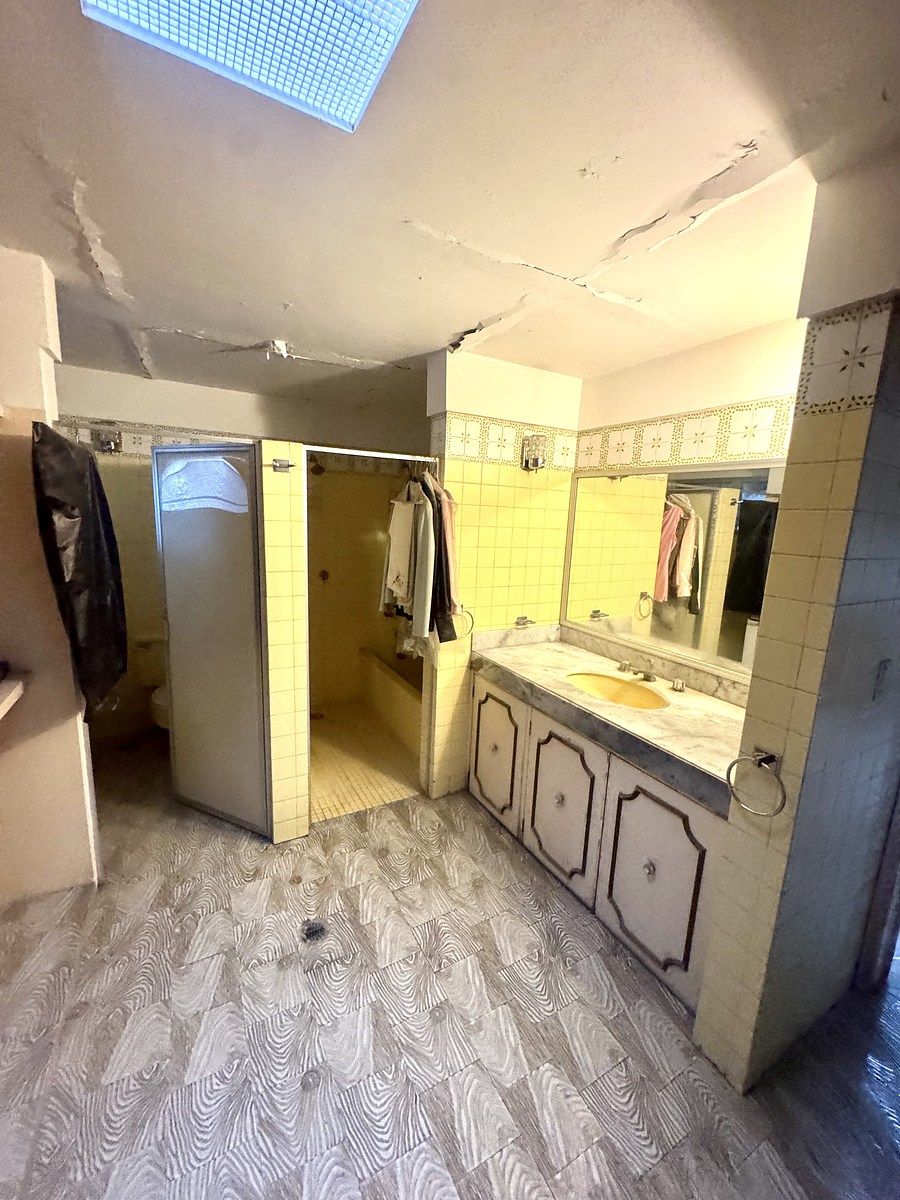 22 of 29: Baño principal