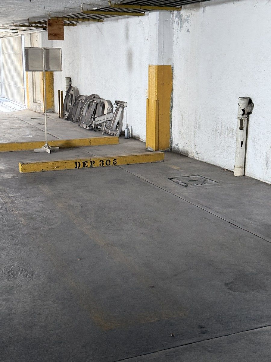 9 de 11: 1 DE LOS 3 ESPACIOS DE ESTACIONAMIENTO