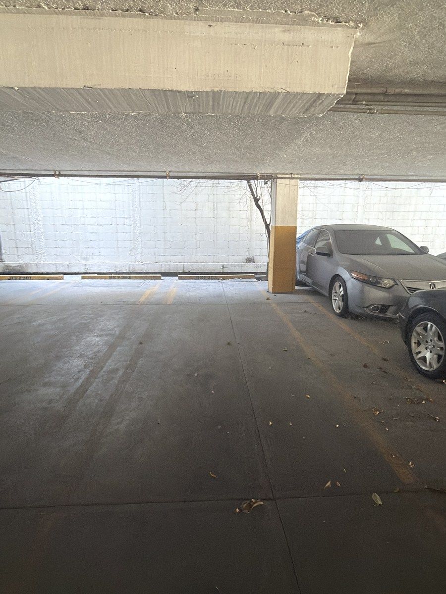 11 de 11: 2 ESPACIOS DE 3 PARA EL DEPARTAMENTO