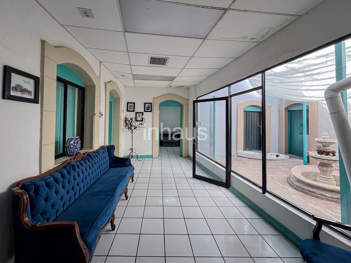 3 de 12: SALA DE ESPERA