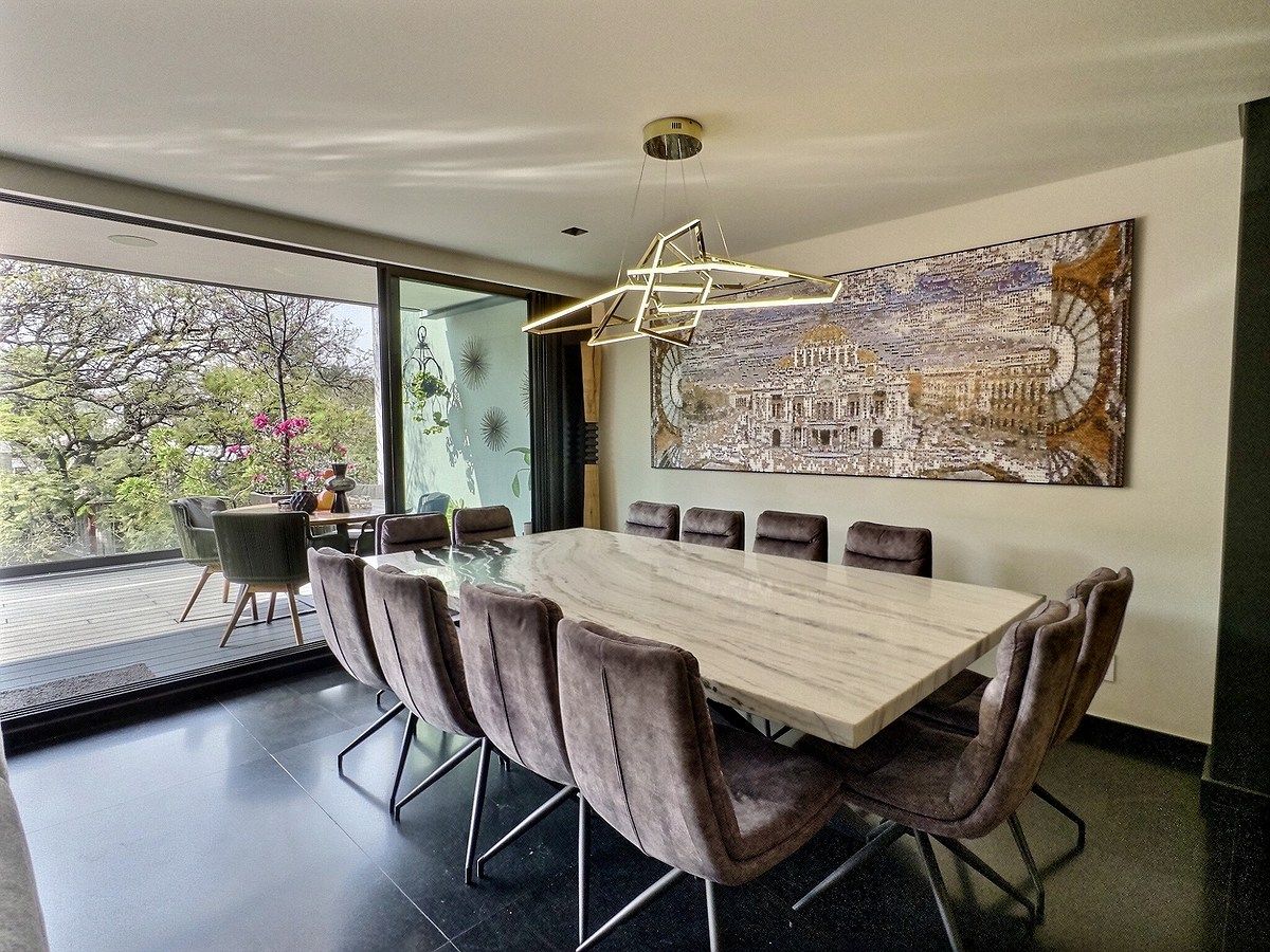 5 of 32: Comedor con elegantes detalles