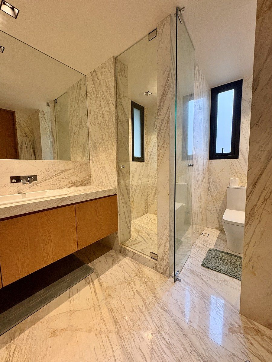 26 of 32: Baño con ducha