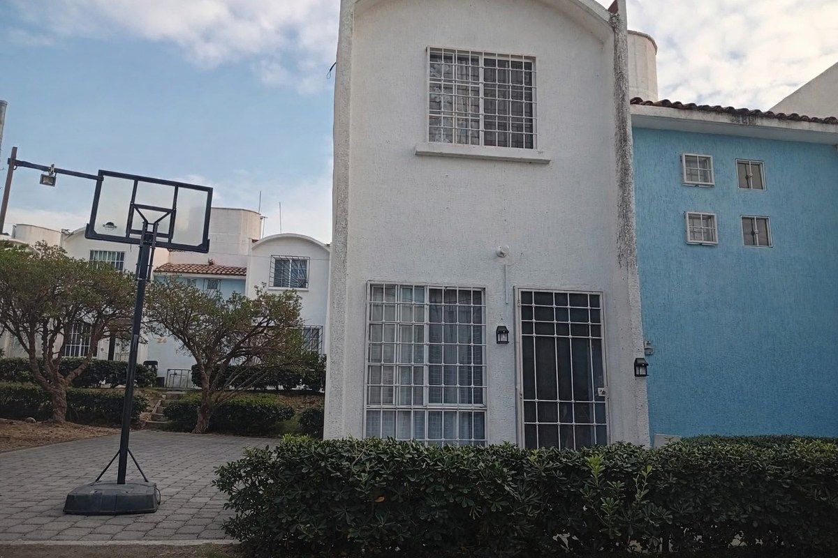 Casa en Venta en Privada – Jardines de Santiago, Qro.