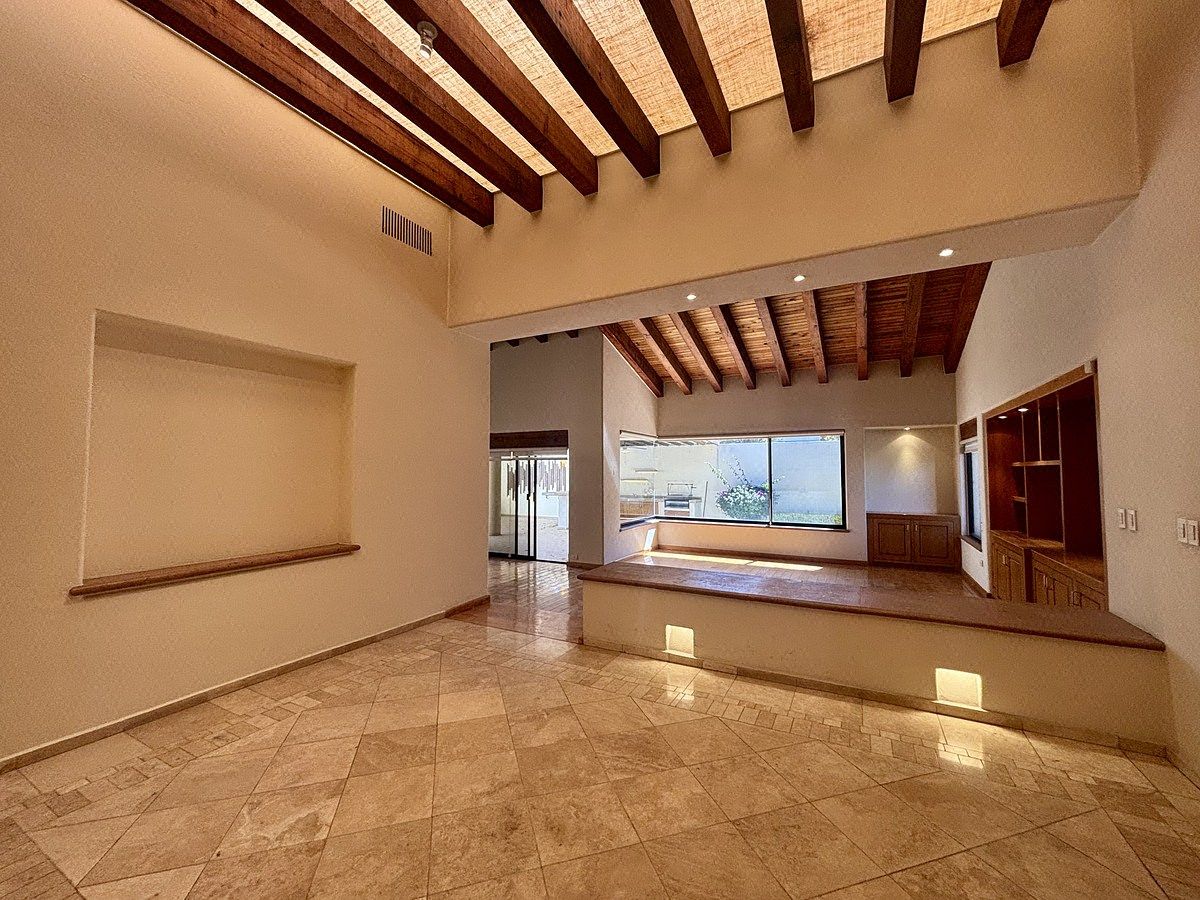 Casa en venta de UN PISO en Trojes de Kristal