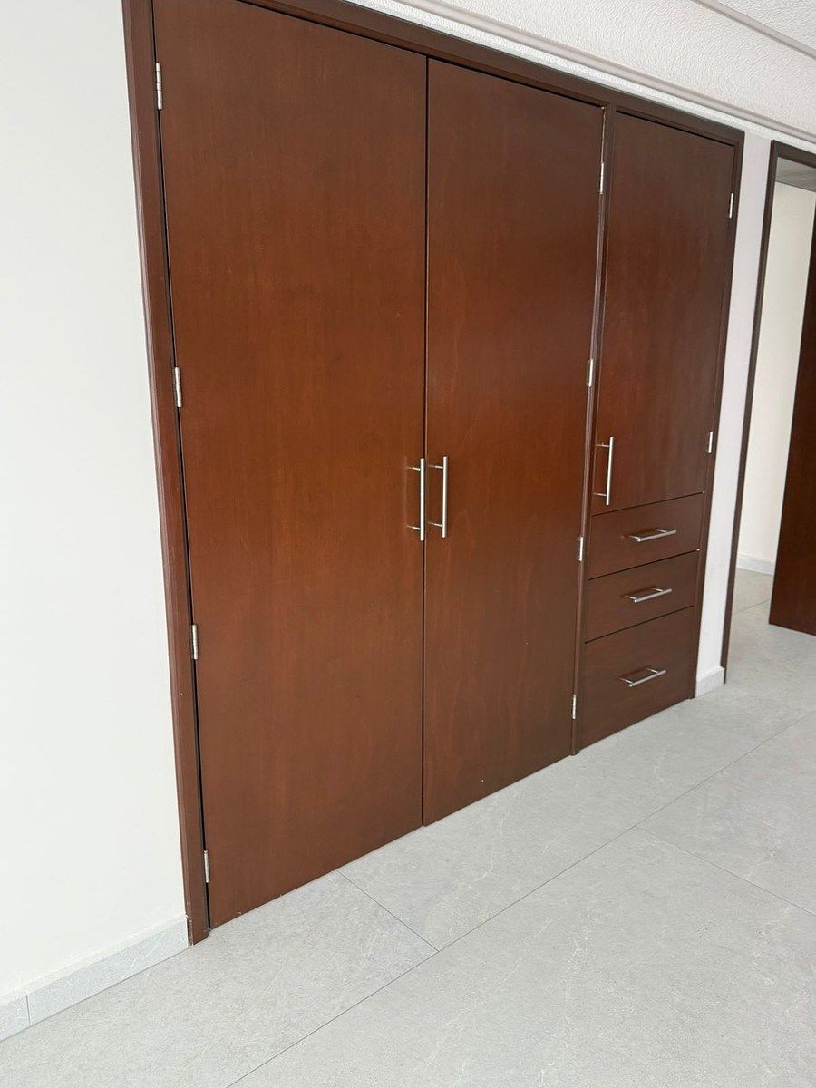 7 of 19: Alacena de cocina