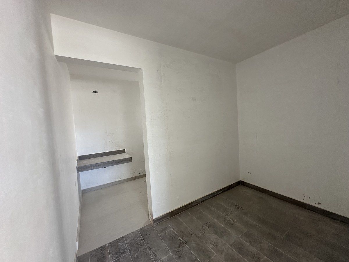 10 de 22: WALK IN CLOSET RECÁMARA SECUNDARIA 1