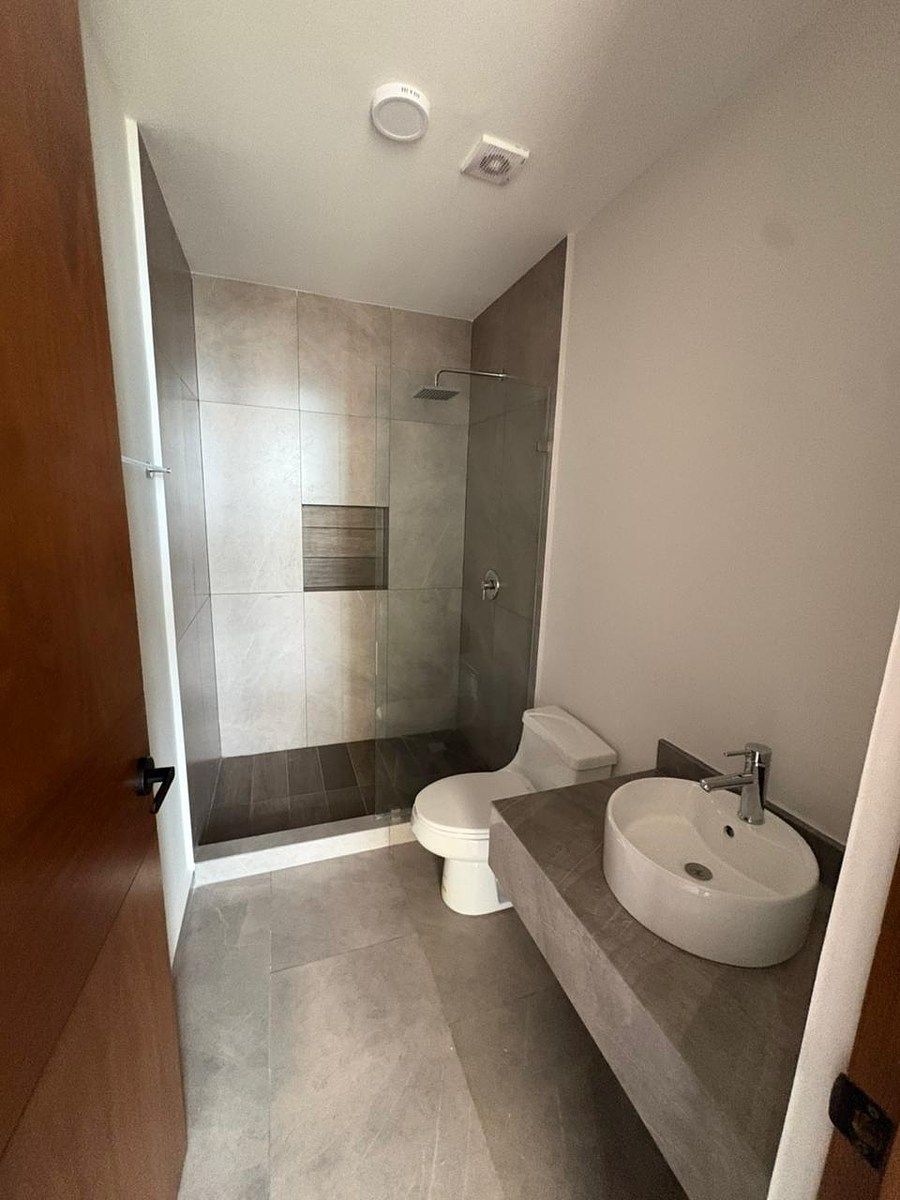 7 de 17: RECAMARA PLANTA BAJA - BAÑO