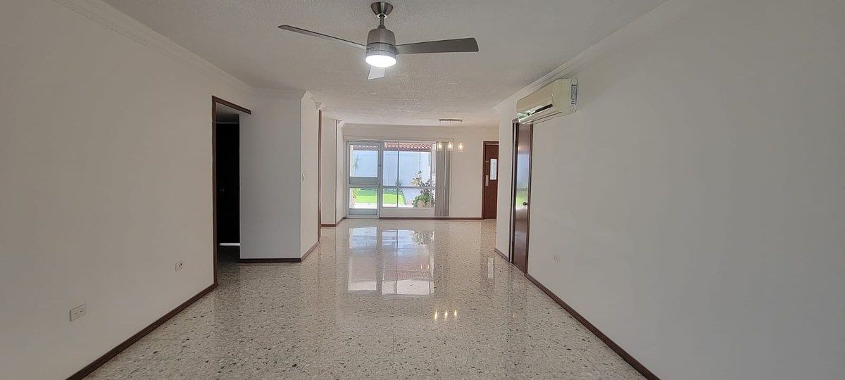 7 de 19: Sala comedor