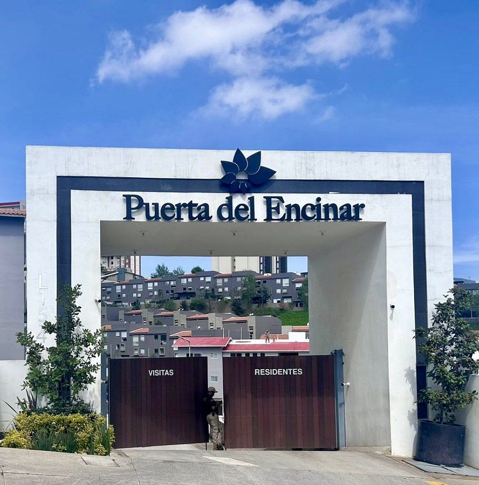 5 de 38: entrada al condominio