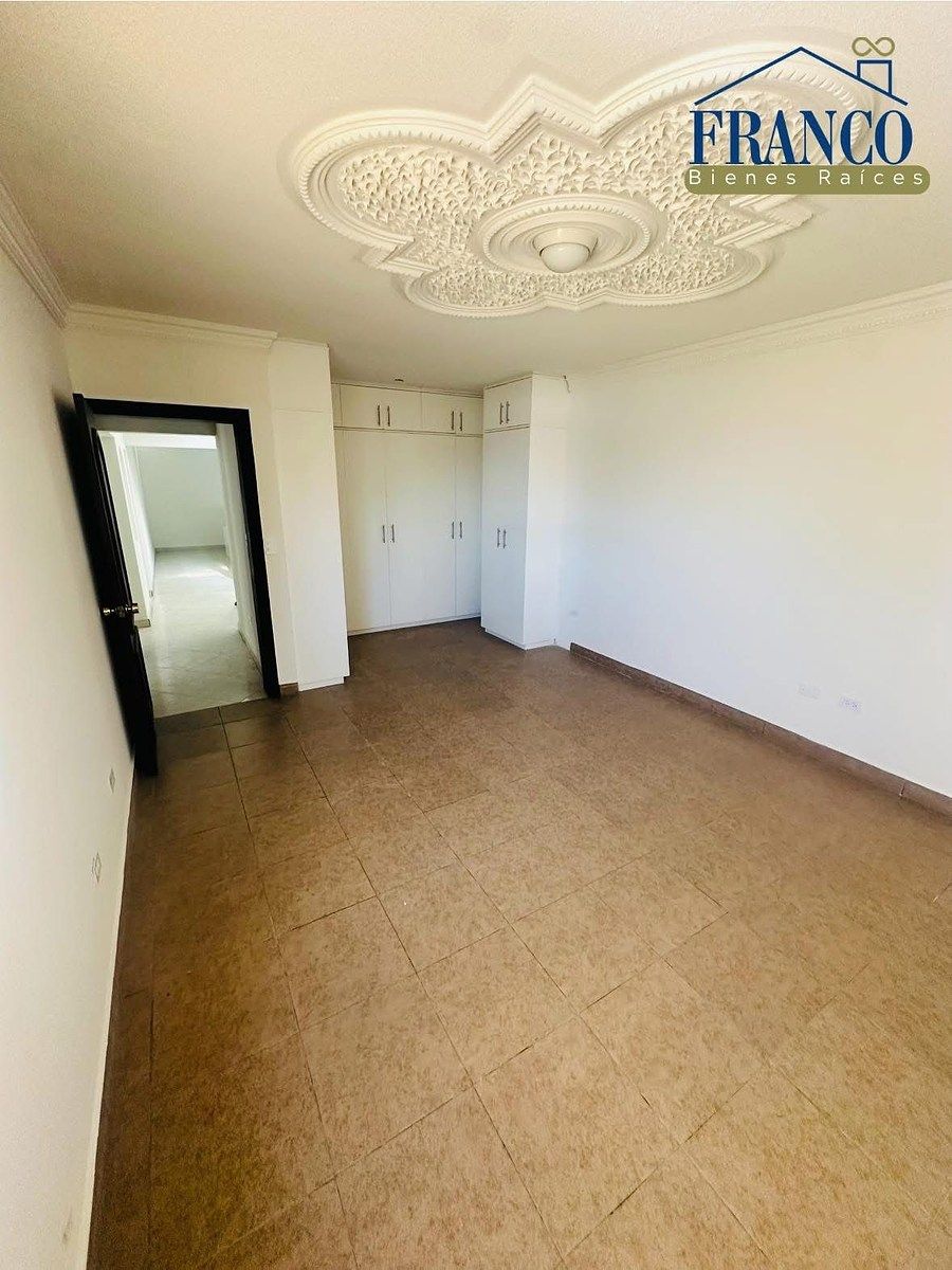 7 of 21: Habitacion secundaria (2)