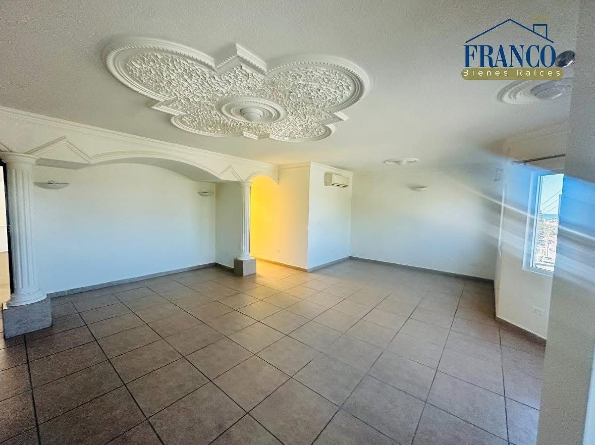 17 of 21: Habitacion principal