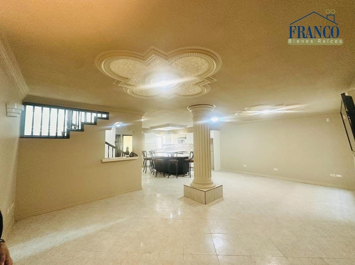 2 of 21: Espacio sala