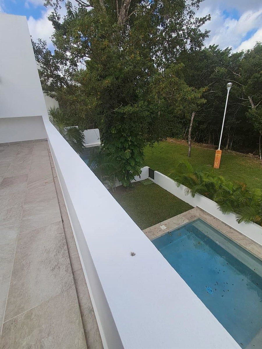 24 de 27: Vista alberca desde recámara principal