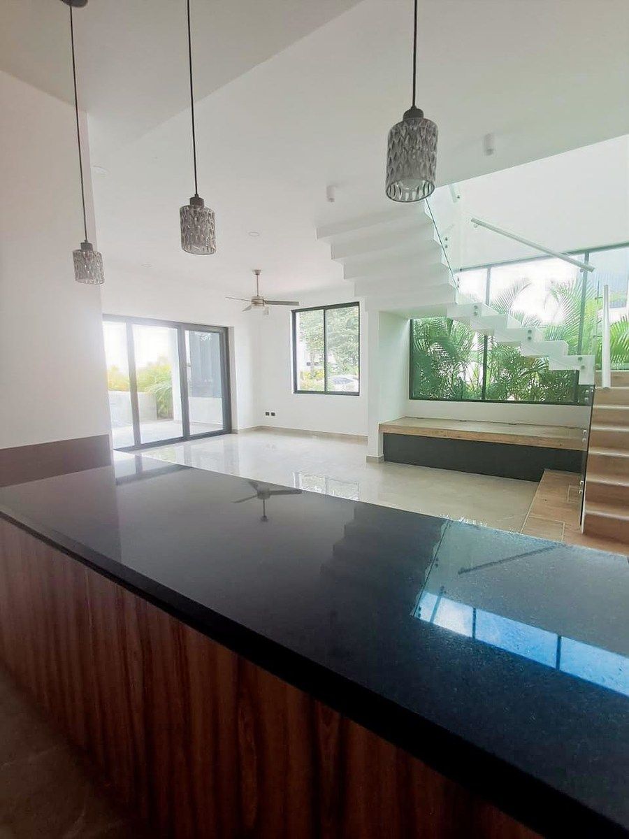 7 de 27: Estancia desde la cocina