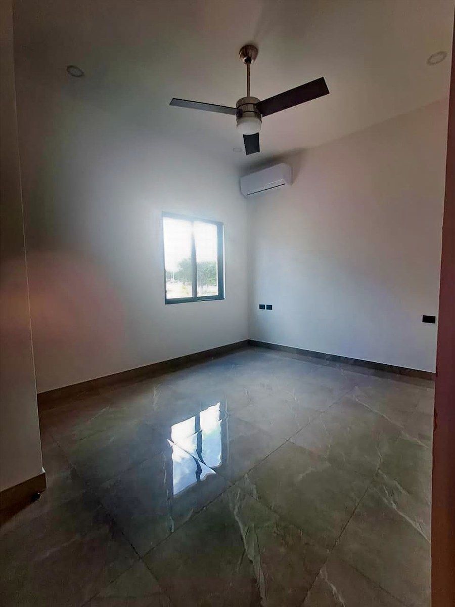 4 de 27: Recámara planta baja