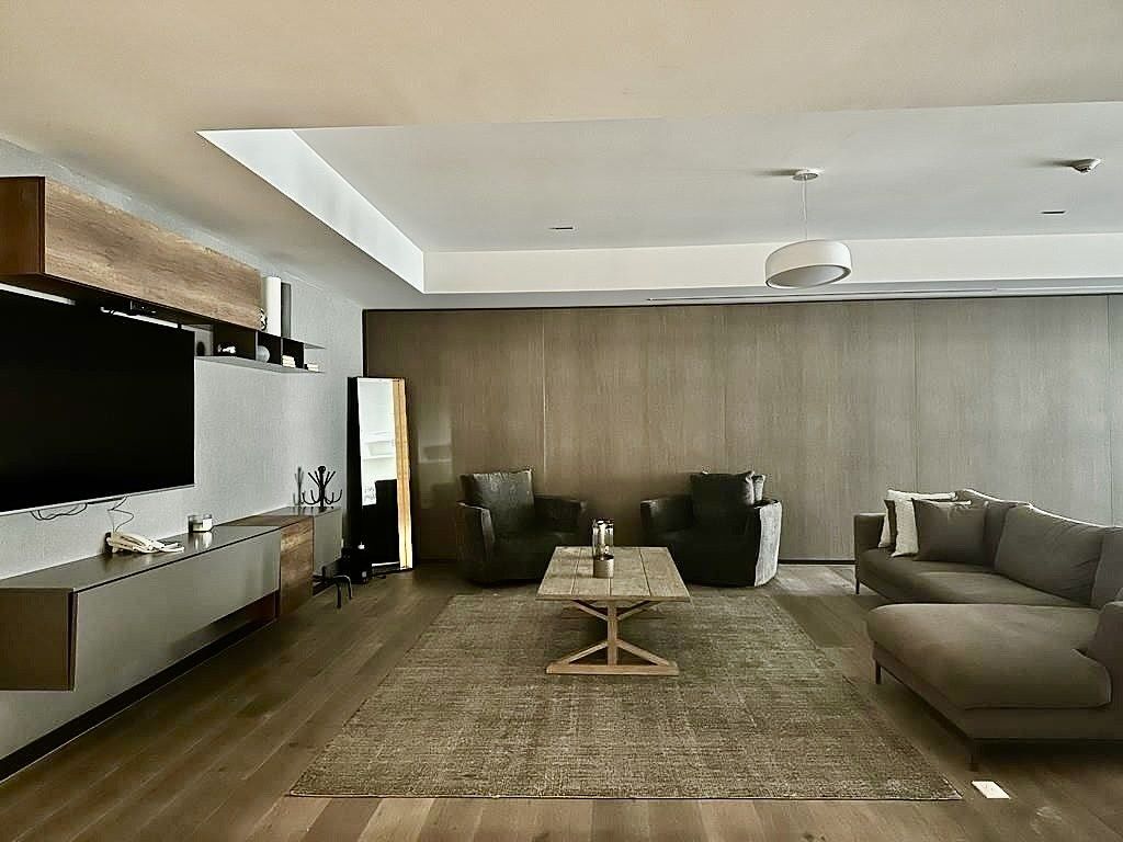 14 de 18: Salon de adultos