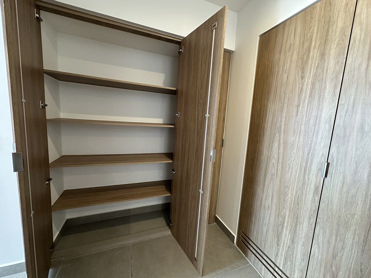 17 de 22: CLOSET BLANCOS