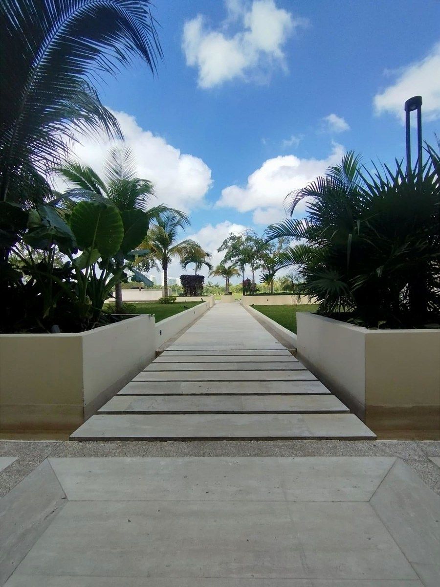 28 de 36: Camino hacia muelle