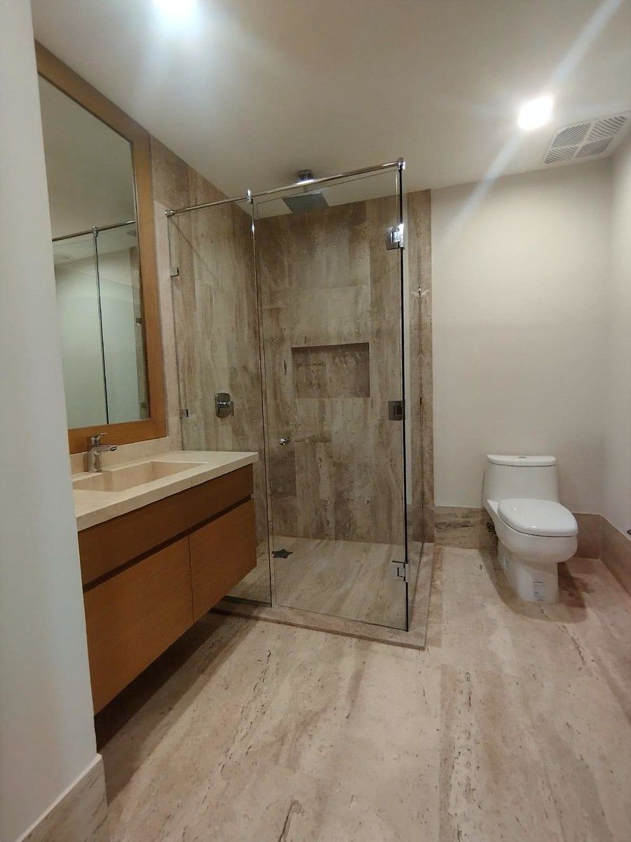 23 de 36: Baño recámara secundaria (x2)