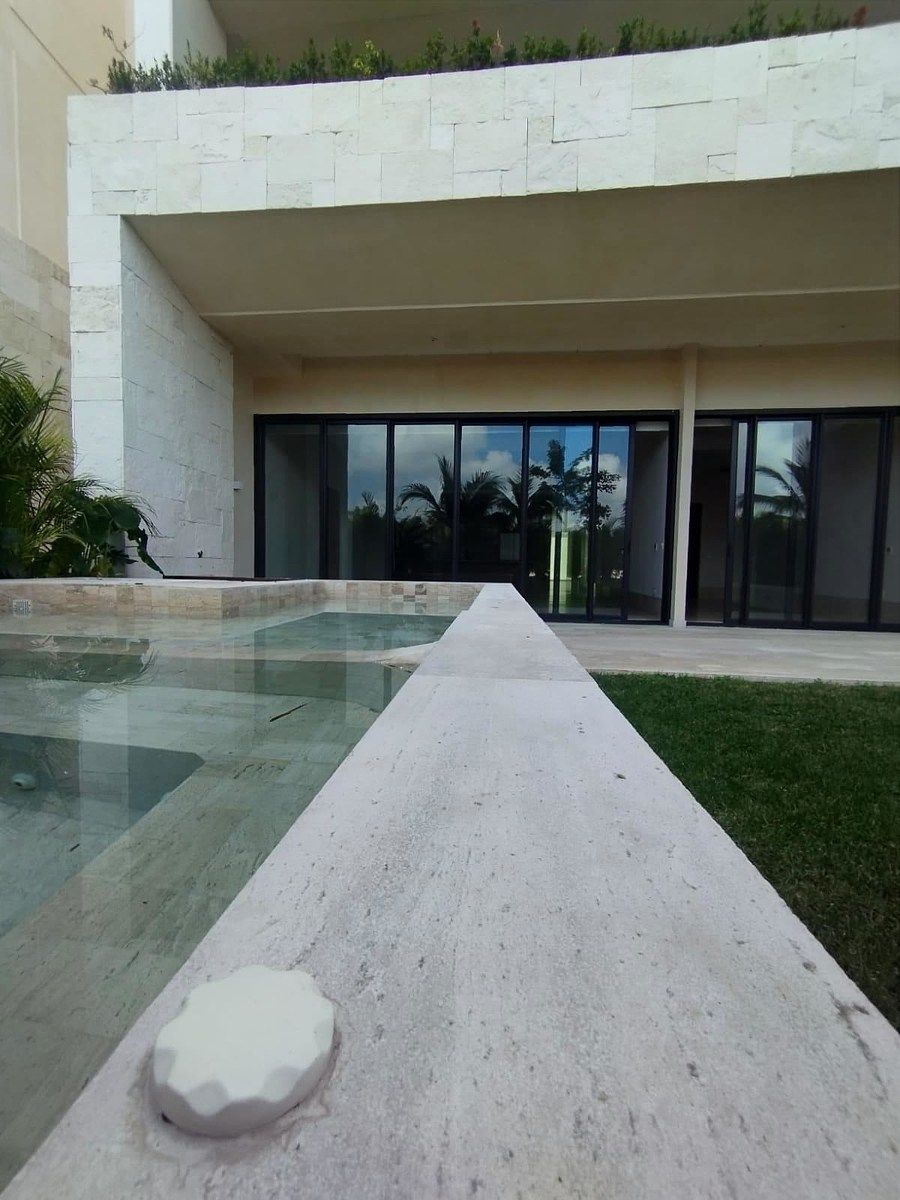 12 de 36: Jacuzzi exterior