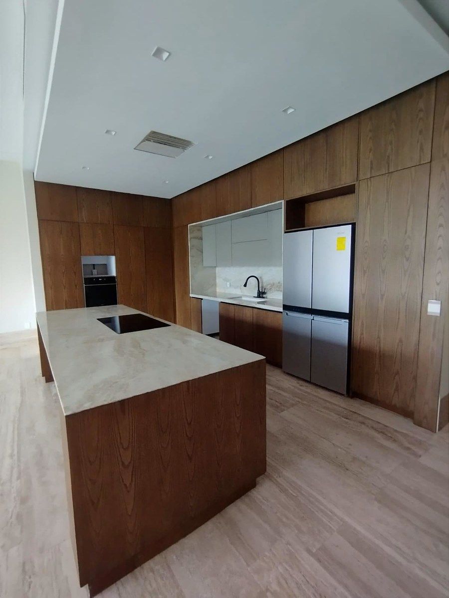 6 de 36: Cocina lateral