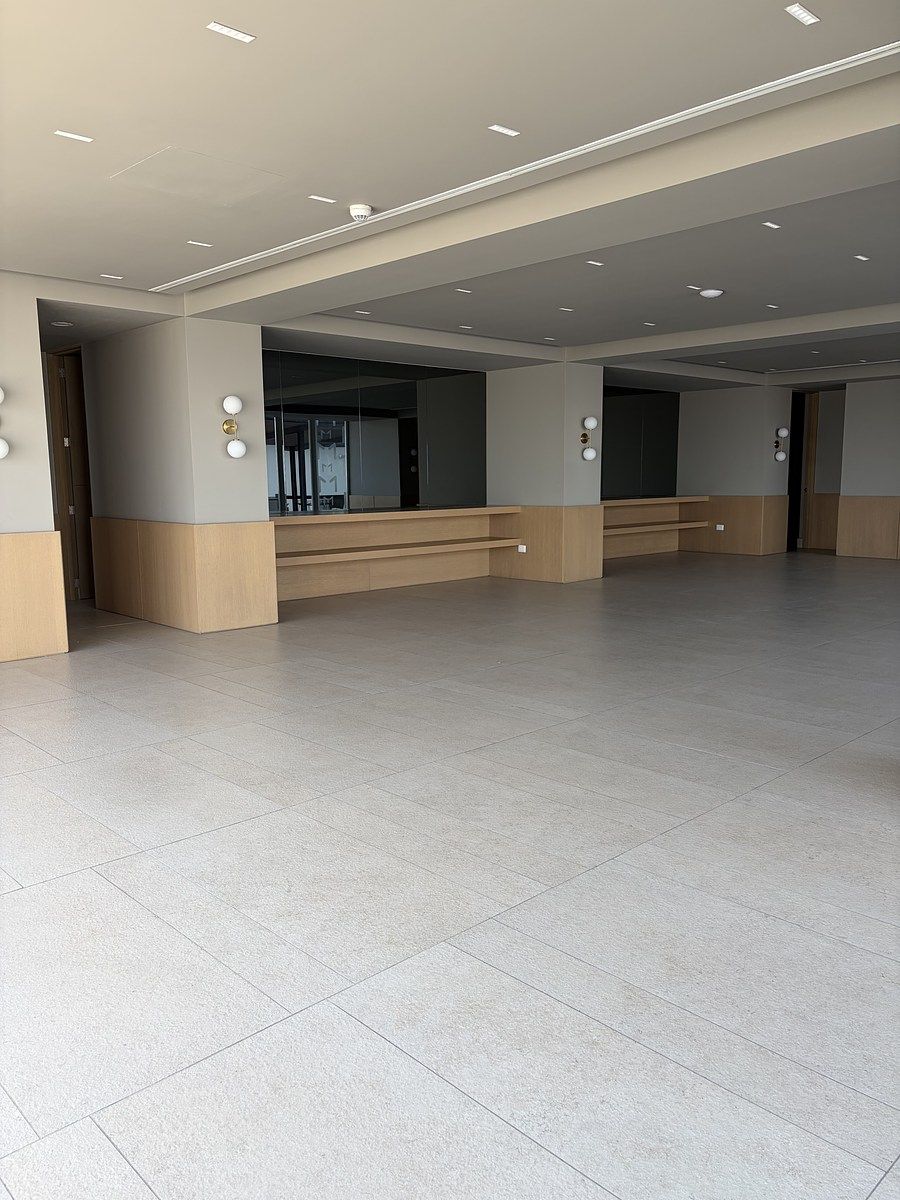 28 de 33: Sala de eventos sociales