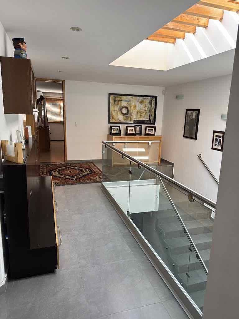 24 de 31: Vista de zona común de la planta alta