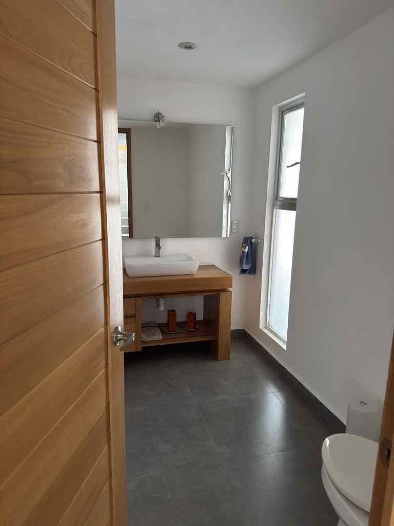 11 de 31: Baño de visitas