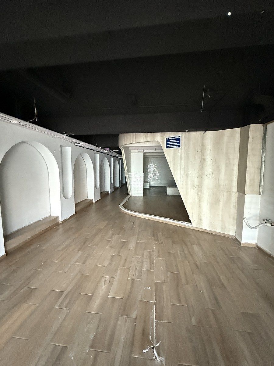 LOCAL COMERCIAL COM MEZANINO | CONDESA | 500 MTS2, foto 1 de 4