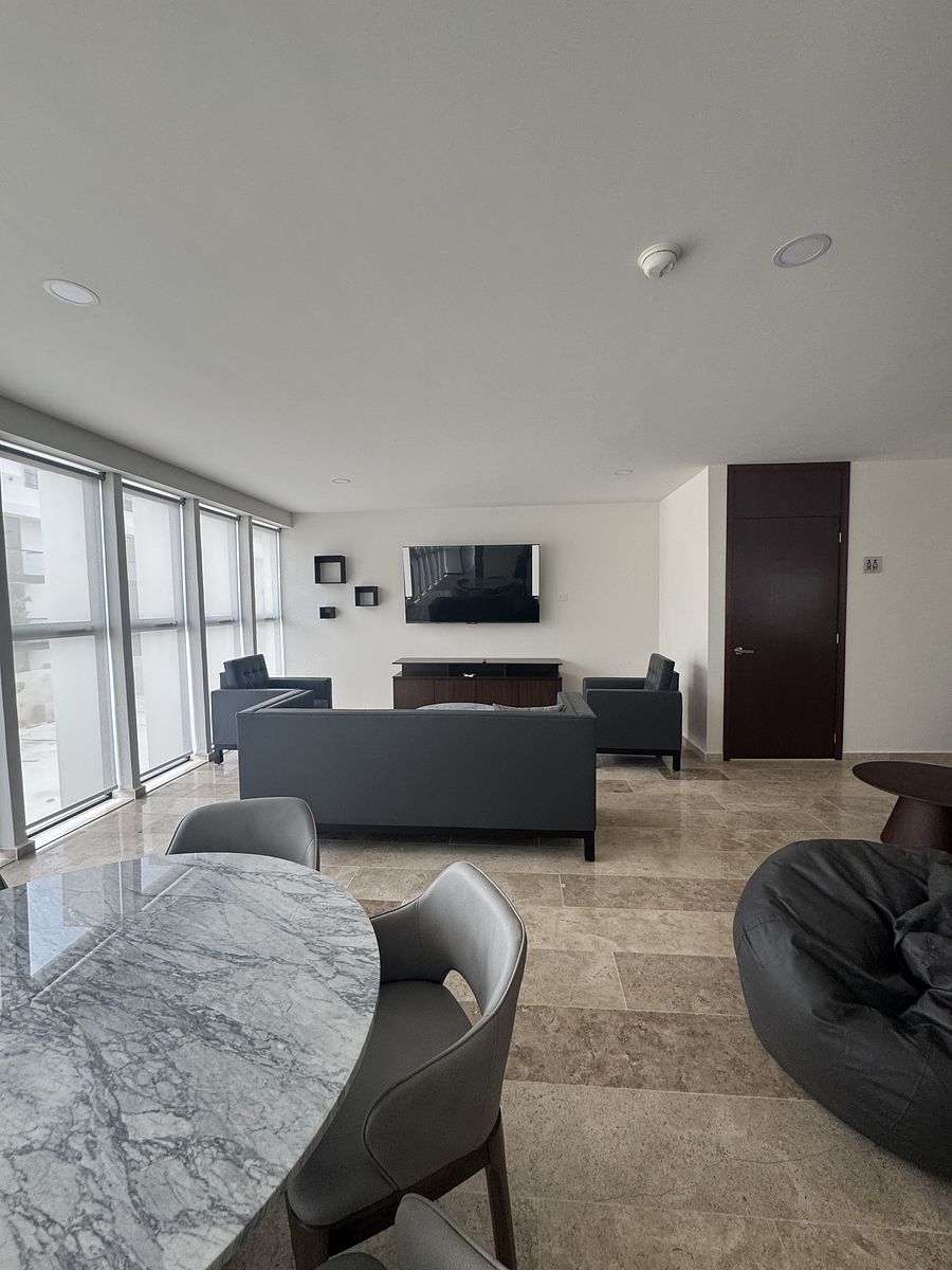 11 de 14: Sala de juegos y entretenimiento