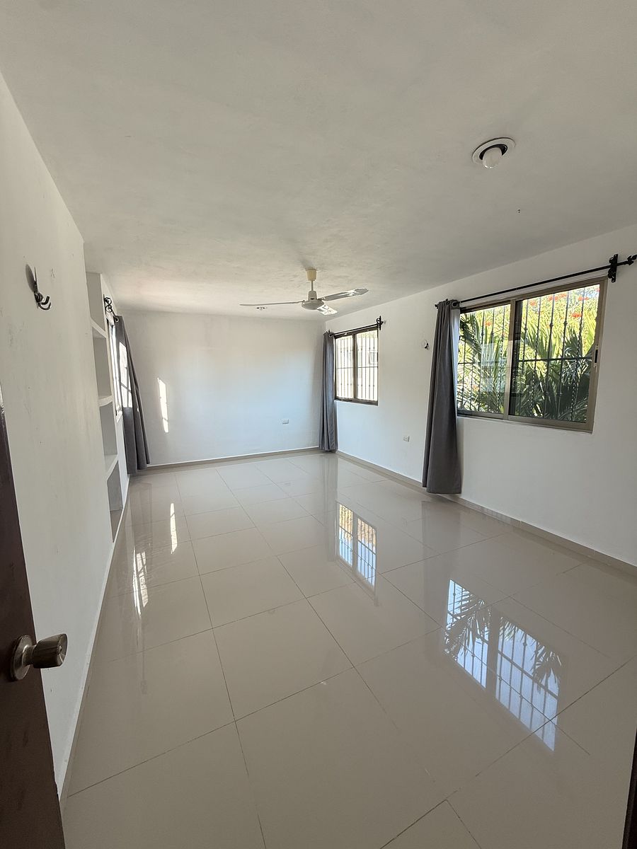 7 de 14: Cuarto de estudio / cuarto de TV