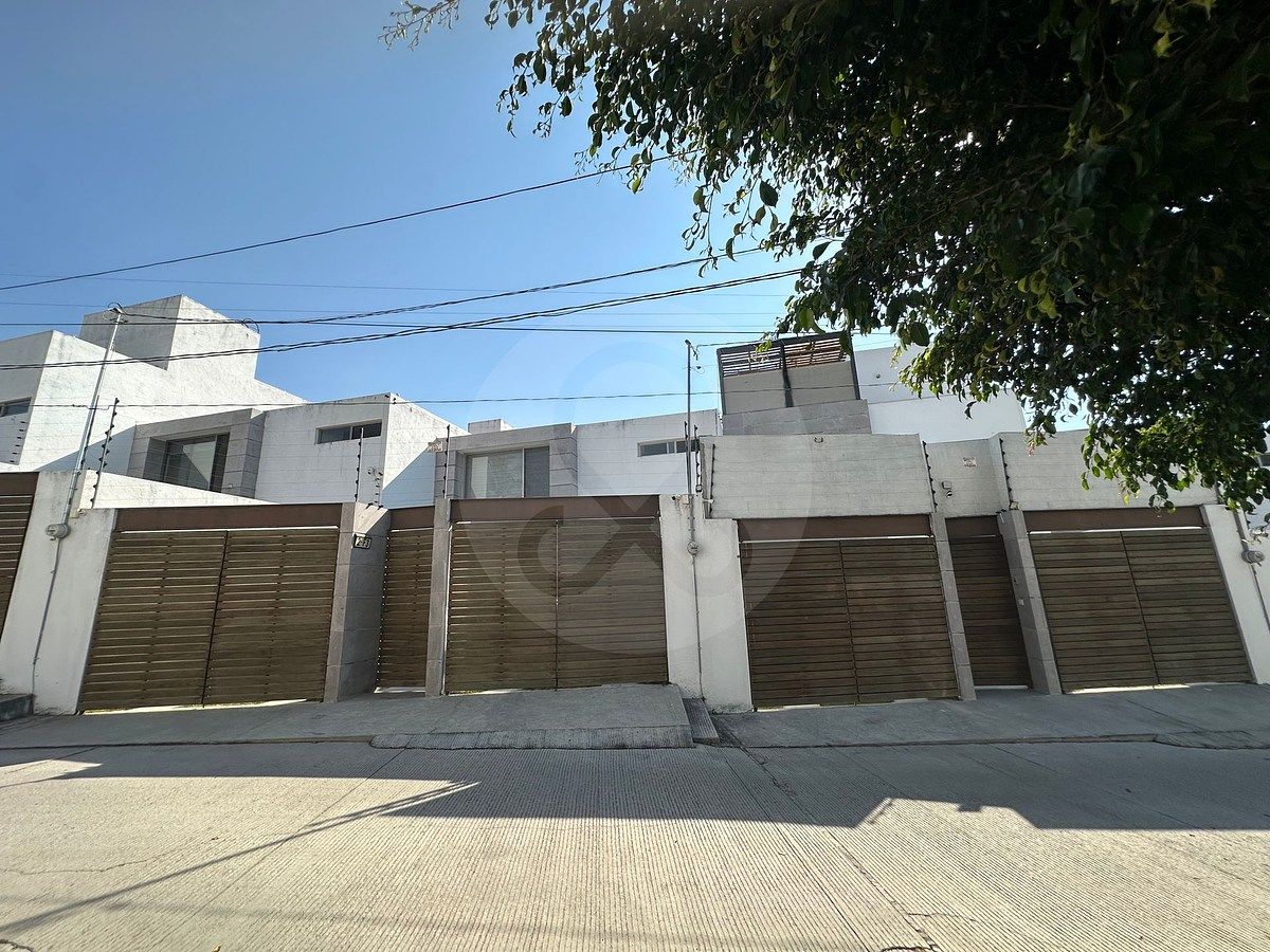 Casa à venda em Burgos com 3 Quartos, foto 1 de 24