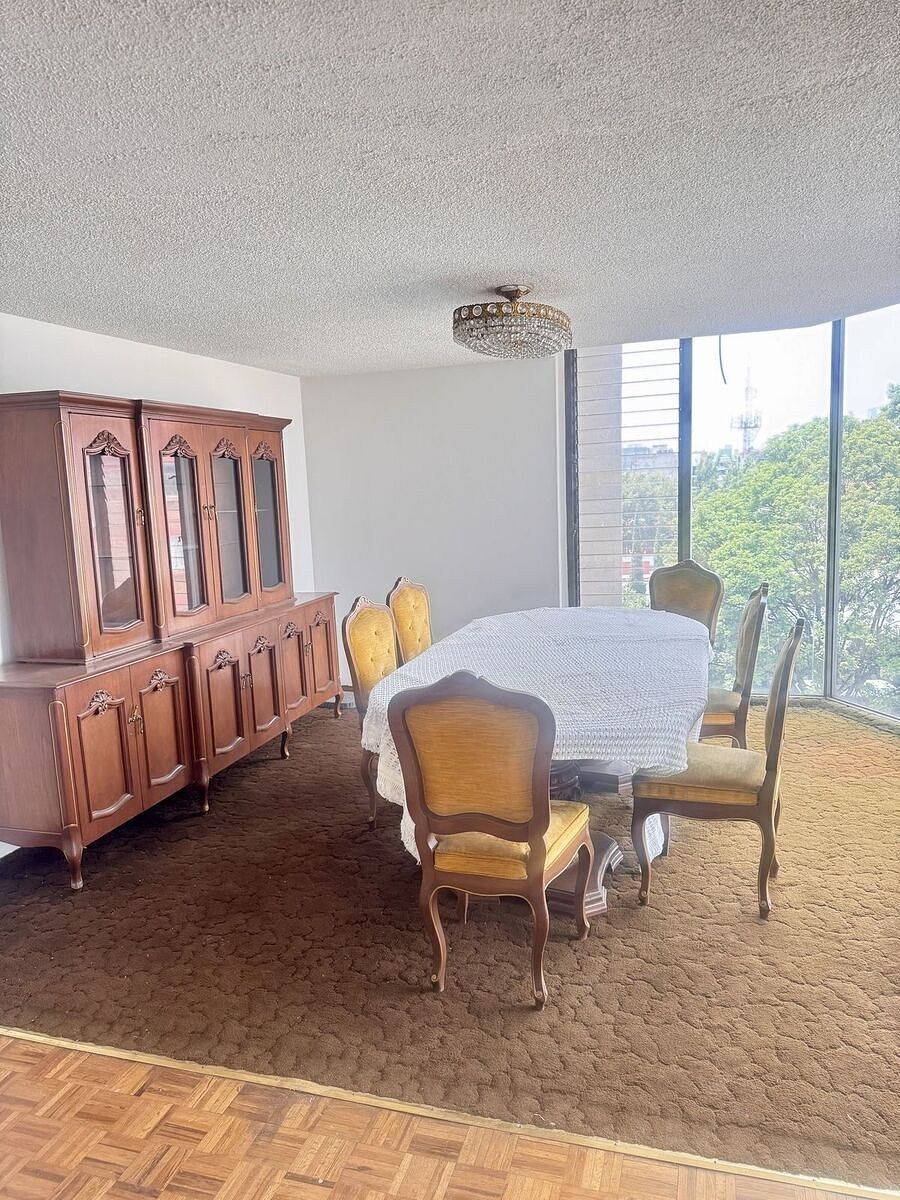 4 de 27: COMEDOR CON MUEBLES