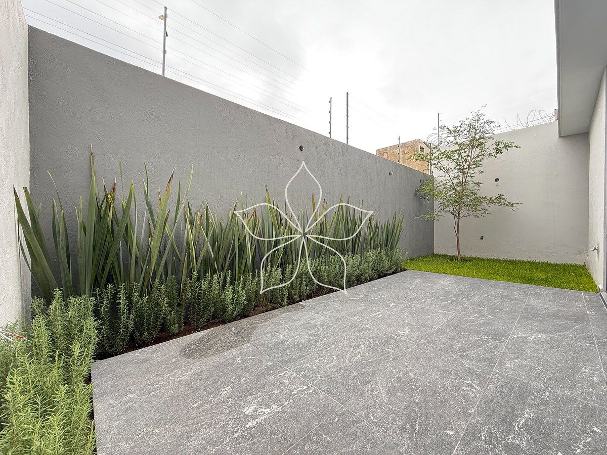 18 of 21: Terraza planta baja