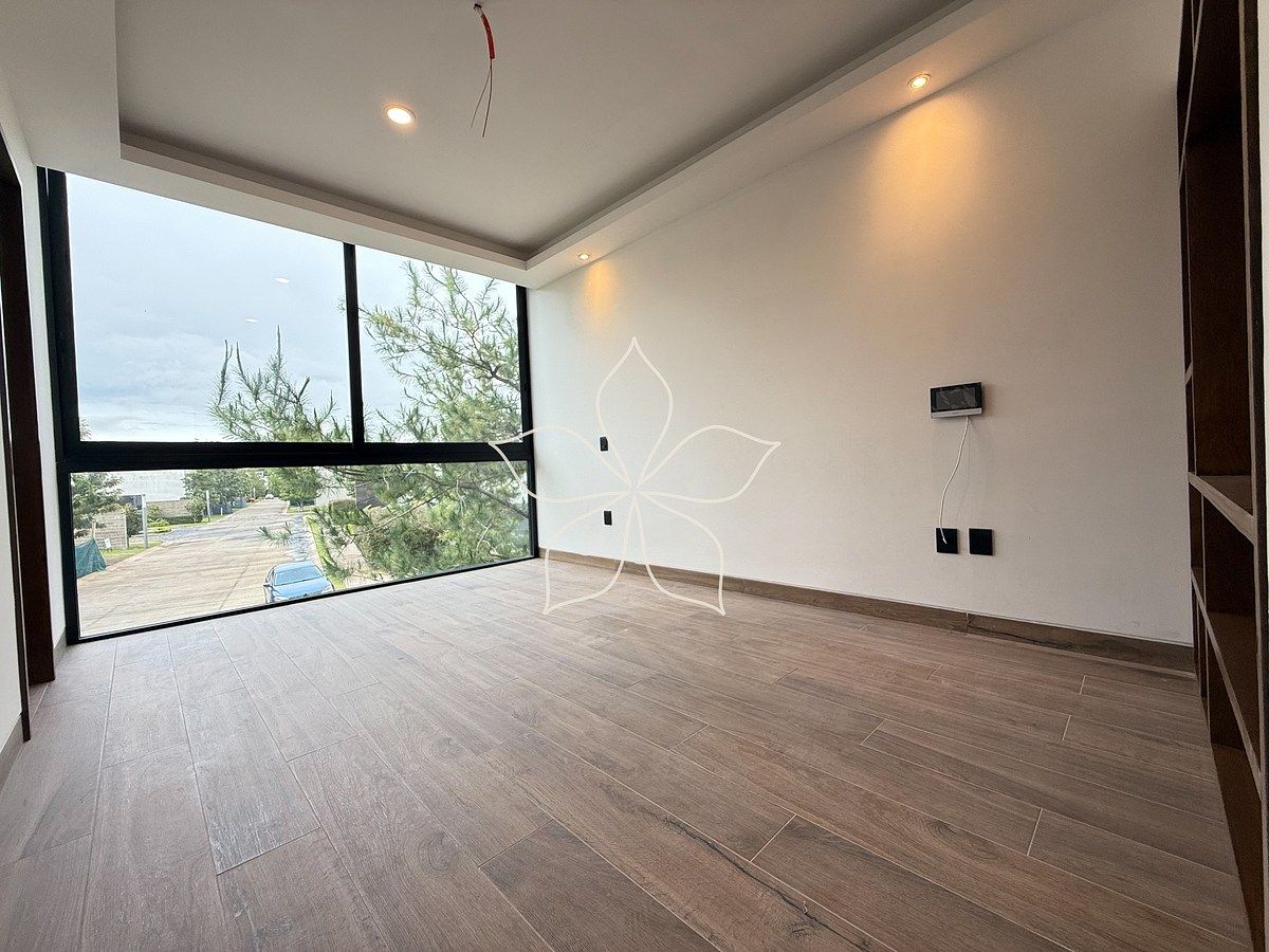 11 of 21: Habitación principal